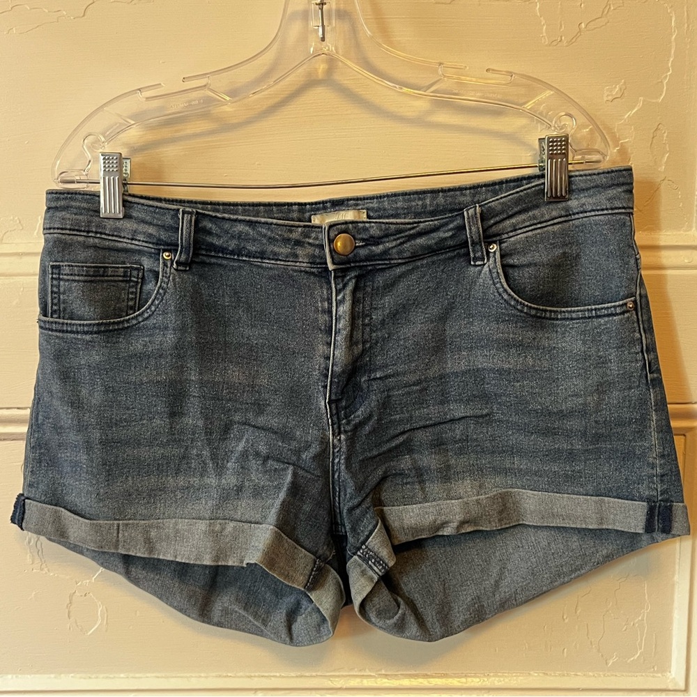 H&M blue jean, denim shorts — size 12